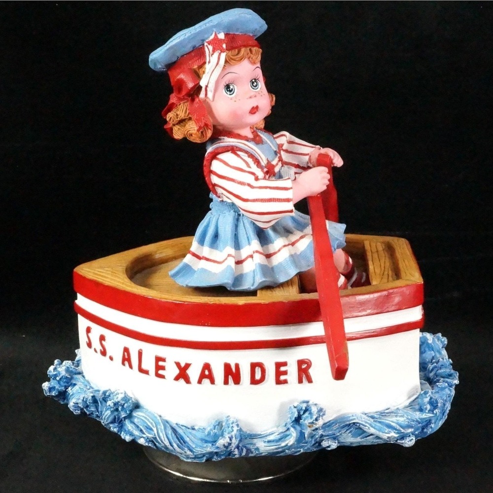 Madame Alexander Classic Collectible Music Box Plays Row Row Row Your Boat WORKS